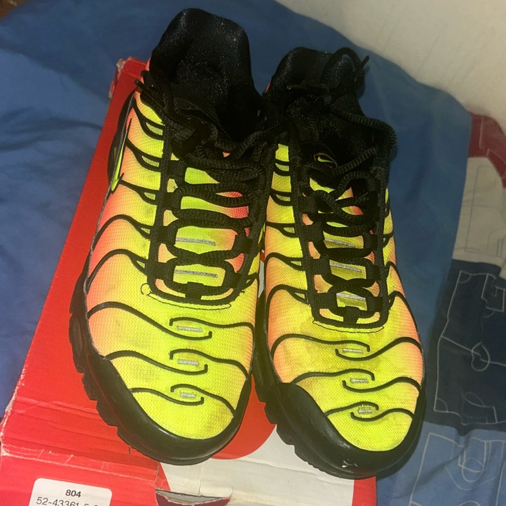 Nike Women's Neon Yellow to Orange Gradient Sneakers with Black Accents